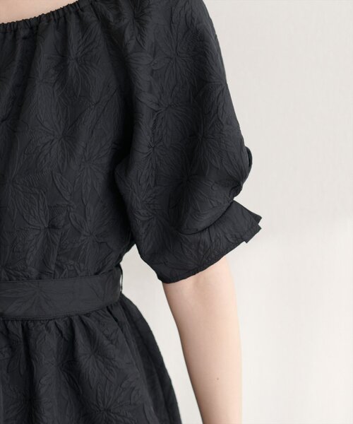 natural couture(ナチュラルクチュール)の「袖タックペプラムブラウス(シャツ/ブラウス・レディース・アイボリー/ブラック/サックスブルー・FREE)」の10枚目の写真