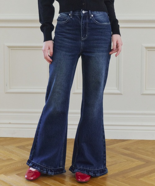idem(イデム)の「parisienne frill flare denim / 裾フリル美脚デニムパンツ(デニムパンツ・レディース・ネイビー・SMALL/FREE)」の12枚目の写真