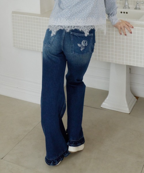 idem(イデム)の「parisienne frill flare denim / 裾フリル美脚デニムパンツ(デニムパンツ・レディース・ネイビー・SMALL/FREE)」の14枚目の写真