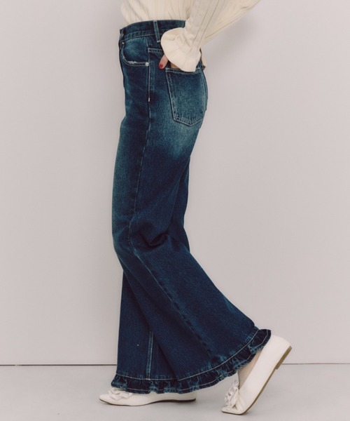 idem(イデム)の「parisienne frill flare denim / 裾フリル美脚デニムパンツ(デニムパンツ・レディース・ネイビー・SMALL/FREE)」の18枚目の写真