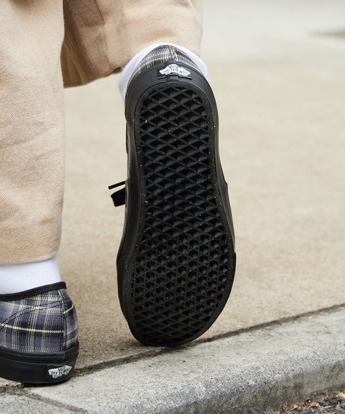 VANS（バンズ）の「VANS/ AUTHENTIC / VN0A5KS9BLK 秋服 冬服（スニーカー・メンズ・グレー/レッド・27.5cm/26.5cm）」の3枚目の写真