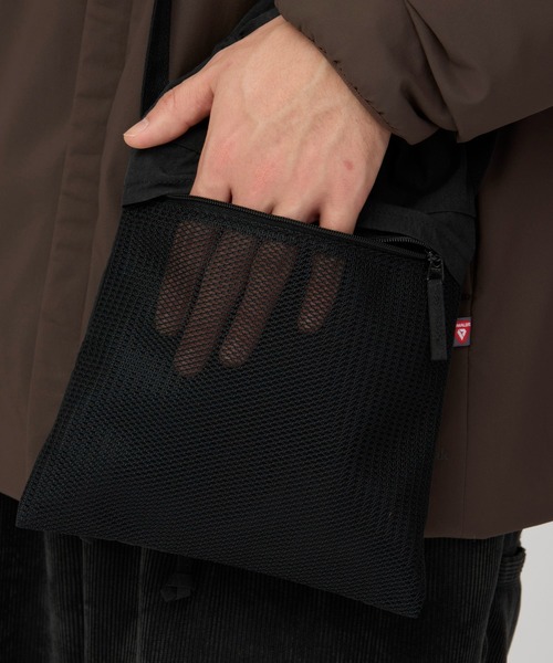 Snow Peak(スノーピーク)の「Snow Peak / Indigo C/N Bag インディゴバッグ(ショルダーバッグ・メンズ・アイボリー/インディゴブルー/ブラック・ONE SIZE)」の7枚目の写真