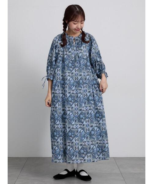 TSUHARU by Samansa Mos2(ツハルバイサマンサモスモス)の「【LIBERTY FABRICS】Maximalist柄ワンピース(ワンピース・レディース・ピンク/ブルー・F)」の2枚目の写真
