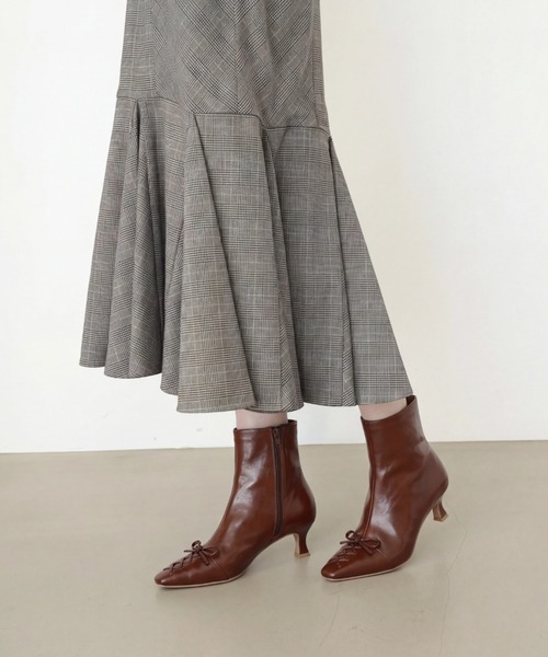 Launa lea（ラウナレア）の「【26秋冬】レースアップリボンブーツ(0639)（ブーツ・レディース・ブラウン/アイボリー/ワイン/ブラック・LL/L/M/S）」の9枚目の写真