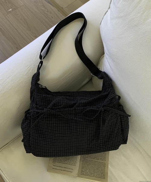 Mignonjour(ミニョンジュール)の「Mignonjour/リボンショルダーバッグ M2969(ショルダーバッグ・レディース・ブラック/ブラウン/グレー/アイボリー/ダークグレー/ブラック系1・FREE)」の3枚目の写真