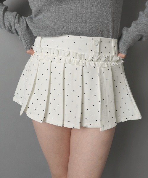 SPINNS(スピンズ)の「ドット柄プリーツミニスカート/フリル/インナーパンツ付き/韓国ガーリー(スカート・レディース・グレー/オフホワイト/ブラック・ONESIZE)」の1枚目の写真
