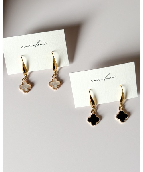 tone（トーン）の「【cocolani】［金属アレルギー対応］揺れる クローバーピアス(MA)（ピアス（両耳用）・レディース・ホワイト/ブラック・FREE）」の5枚目の写真