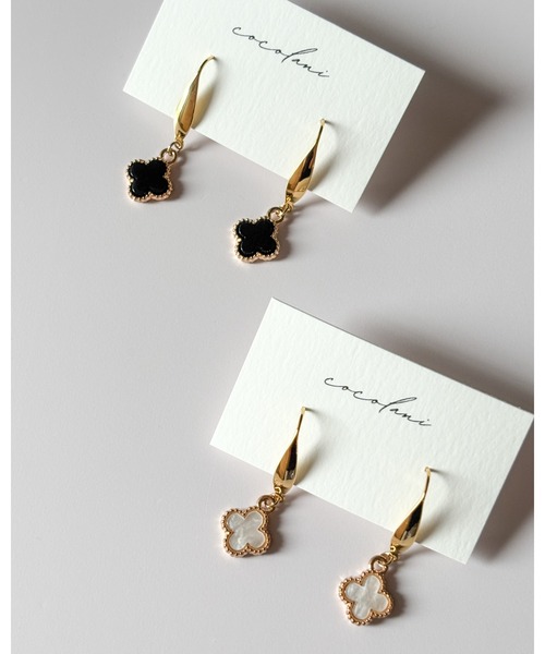 tone（トーン）の「【cocolani】［金属アレルギー対応］揺れる クローバーピアス(MA)（ピアス（両耳用）・レディース・ホワイト/ブラック・FREE）」の6枚目の写真