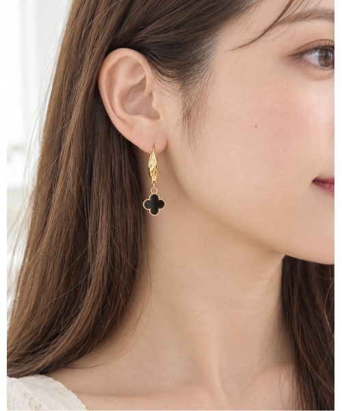 tone（トーン）の「【cocolani】［金属アレルギー対応］揺れる クローバーピアス(MA)（ピアス（両耳用）・レディース・ホワイト/ブラック・FREE）」の22枚目の写真