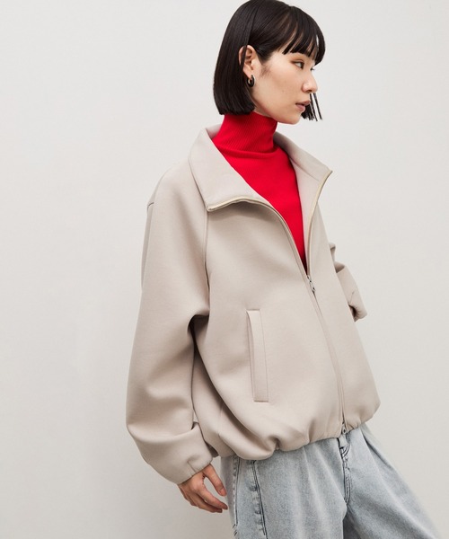 ADAM ET ROPE'(アダムエロペ)の「【WEB限定】・【定番】ダンボールコクーンブルゾン(ブルゾン・レディース・ブラック/チャコールグレー/ダークブラウン/ベージュ系その他・FREE)」の4枚目の写真