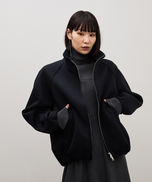 ADAM ET ROPE'(アダムエロペ)の「【WEB限定】・【定番】ダンボールコクーンブルゾン(ブルゾン・レディース・ブラック/チャコールグレー/ダークブラウン/ベージュ系その他・FREE)」の5枚目の写真