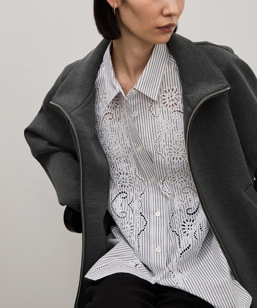 ADAM ET ROPE'(アダムエロペ)の「【WEB限定】・【定番】ダンボールコクーンブルゾン(ブルゾン・レディース・ブラック/チャコールグレー/ダークブラウン/ベージュ系その他・FREE)」の8枚目の写真