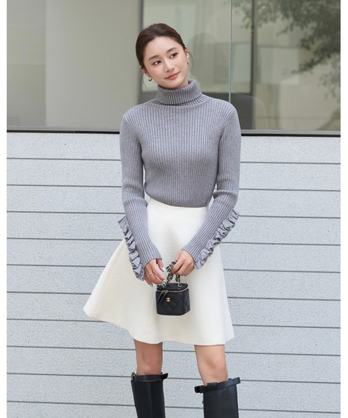 BIRTHDAY BASH(バースデイバッシュ)の「FRILL SLEEVE HIGHNECK KNIT(フリルスリーブハイネックニット)(ニット/セーター・レディース・グレー・S)」の4枚目の写真