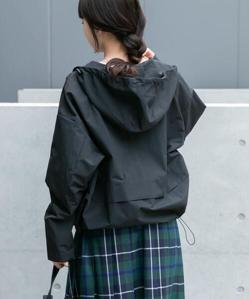 ITEMS URBANRESEARCH(アイテムズ アーバンリサーチ)の「リップストップマウンテンパーカー(マウンテンパーカー・レディース・ブラック/ブラウン・FREE)」の4枚目の写真