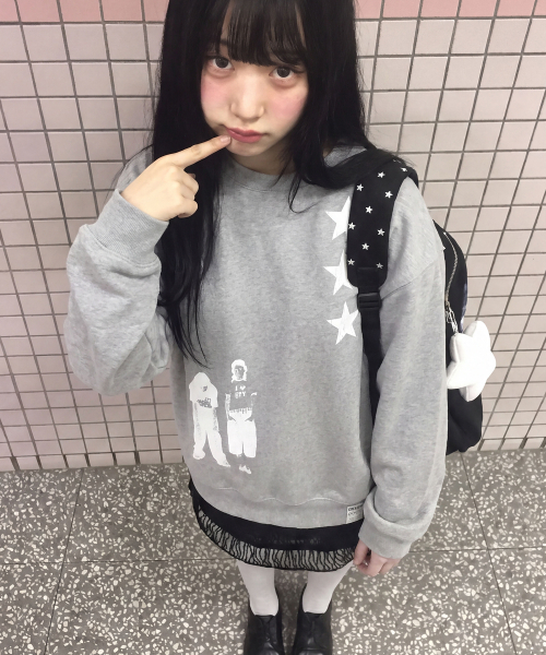 GRAVER（グレーバー）の「[UNISEX]STAR3 スウェット_4color（スウェット・レディース・ホワイト/ブラック/グレー/アイボリー・SMALL/MEDIUM/LARGE）」の9枚目の写真