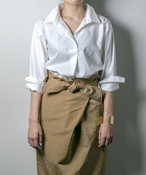 ESTNATION（エストネーション）の「ESTNATION シャツプルオーバー（シャツ/ブラウス・レディース・オフホワイト/ネイビー/ベージュ・38/36）」の4枚目の写真