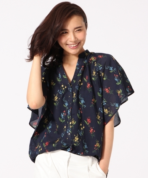 GLOBAL WORK(グローバルワーク)の「ギャザープリントブラウス半袖/713143(シャツ/ブラウス・レディース・ブラック/その他2/ネイビー/ライトピンク/ライトブルー/ホワイト/その他3/その他/ダークブルー・MEDIUM/SMALL/LARGE)」の5枚目の写真