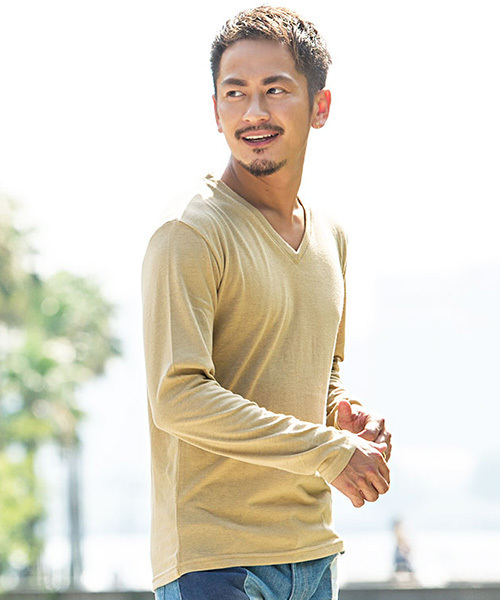 CavariA（キャバリア）の「『CavariA/キャバリア』TC無地Vネック長袖Tシャツ（Tシャツ/カットソー・メンズ・ホワイト/ブラック/ベージュ/グレー/ネイビー・L/M/XL）」の4枚目の写真