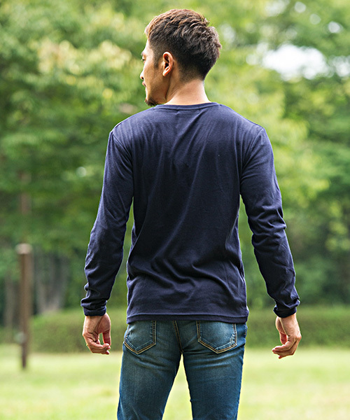 CavariA（キャバリア）の「『CavariA/キャバリア』TC無地Vネック長袖Tシャツ（Tシャツ/カットソー・メンズ・ホワイト/ブラック/ベージュ/グレー/ネイビー・L/M/XL）」の16枚目の写真