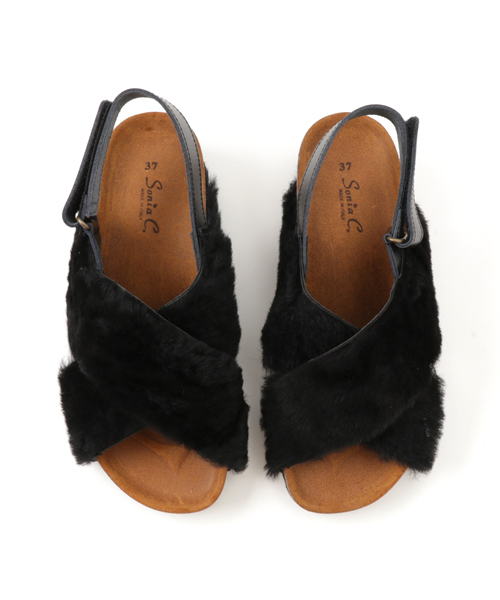 Sonia C（ソニアシー）の「シープファーフットベットサンダル     （サンダル・レディース・ベージュ系その他/ブラック・LARGE/MEDIUM）」の3枚目の写真