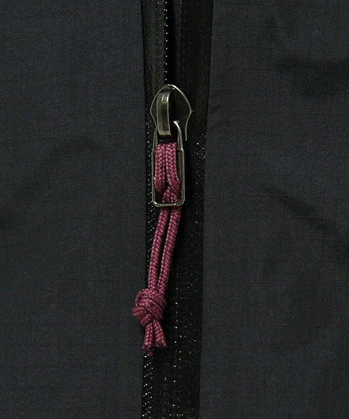 BEAMS（ビームス）の「ARC'TERYX×BEAMS / 別注 “Alpha SL” シェルジャケット（ブルゾン・メンズ・ブラック・X-SMALL/SMALL/MEDIUM）」の17枚目の写真