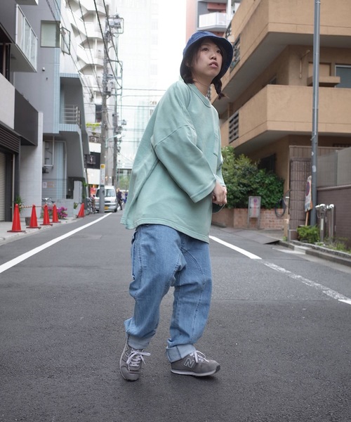 rovtski（ロフトスキー）の「rovtski 【ビッグシルエット】ミニ裏毛パウダーブリーチBIGトレーナーF（スウェット・レディース・ブラック/ピンク/イエロー/ブルー/グリーン・FREE）」の19枚目の写真