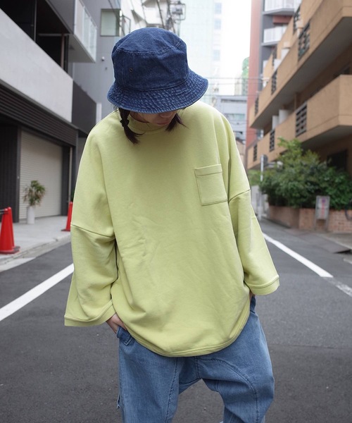 rovtski（ロフトスキー）の「rovtski 【ビッグシルエット】ミニ裏毛パウダーブリーチBIGトレーナーF（スウェット・レディース・ブラック/ピンク/イエロー/ブルー/グリーン・FREE）」の11枚目の写真