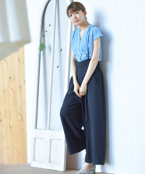 rps(アールピーエス)の「ネックレス付重ねVネック半袖ブラウス(シャツ/ブラウス・レディース・オフホワイト/グレー/サックスブルー/ラベンダー/ブルーグリーン/マスタード/ブラック/キャメル/ネイビー・M)」の13枚目の写真