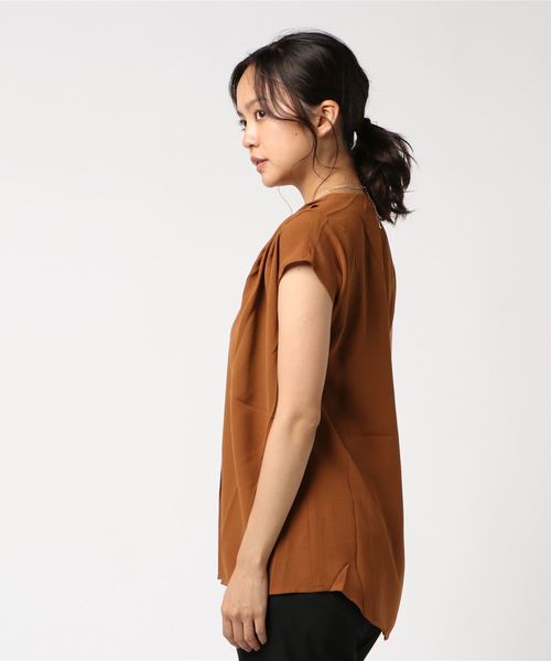 rps(アールピーエス)の「ネックレス付重ねVネック半袖ブラウス(シャツ/ブラウス・レディース・オフホワイト/グレー/サックスブルー/ラベンダー/ブルーグリーン/マスタード/ブラック/キャメル/ネイビー・M)」の21枚目の写真