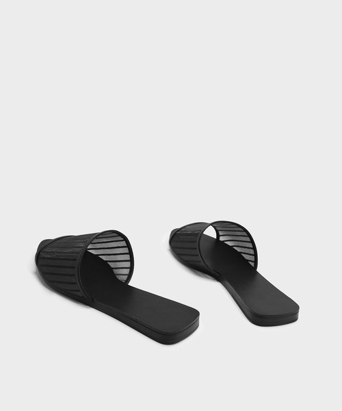 CHARLES & KEITH（チャールズ & キース）の「ストライプメッシュスライダー / STRIPED MESH SLIDERS（スリッポン・レディース・ブラック/ブラック系その他・23cm/23.5cm/24.5cm/25cm）」の5枚目の写真