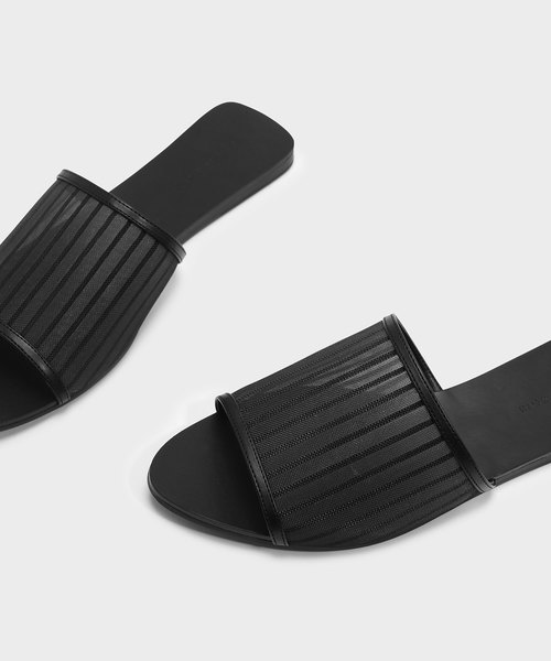 CHARLES & KEITH（チャールズ & キース）の「ストライプメッシュスライダー / STRIPED MESH SLIDERS（スリッポン・レディース・ブラック/ブラック系その他・23cm/23.5cm/24.5cm/25cm）」の6枚目の写真