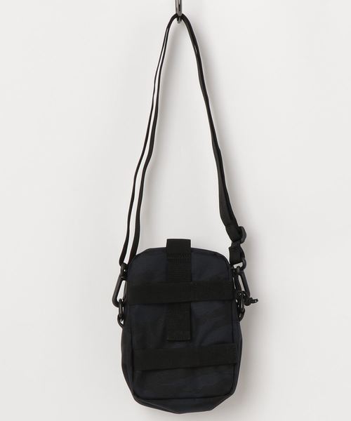 NEW ERA(ニューエラ)の「【NEW ERA/ニューエラ】SHOULDER POUCH(ショルダーバッグ・メンズ・ブラック/タイガーカモ・FREE)」の3枚目の写真