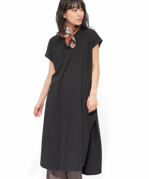 LAKOLE（ラコレ）の「バックツイストTシャツワンピース / LAKOLE（ワンピース・レディース・ブラック/オフホワイト/ライトブラウン・SMALL/MEDIUM）」の2枚目の写真