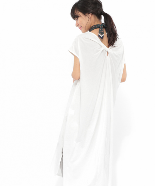 LAKOLE（ラコレ）の「バックツイストTシャツワンピース / LAKOLE（ワンピース・レディース・ブラック/オフホワイト/ライトブラウン・SMALL/MEDIUM）」の10枚目の写真