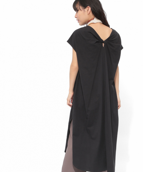 LAKOLE（ラコレ）の「バックツイストTシャツワンピース / LAKOLE（ワンピース・レディース・ブラック/オフホワイト/ライトブラウン・SMALL/MEDIUM）」の16枚目の写真