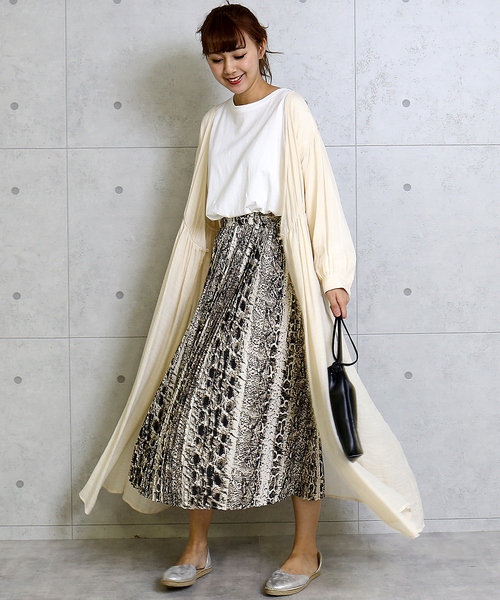 n'ee-ne（ネーネ）の「パイソン柄　プリーツスカート（スカート・レディース・ベージュ/グレー・FREE）」の6枚目の写真