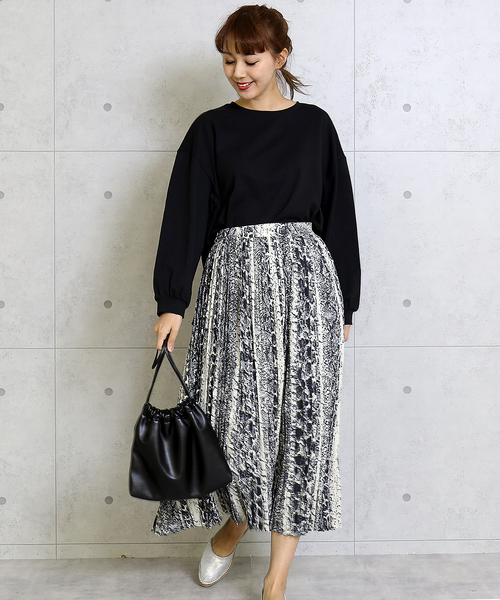 n'ee-ne（ネーネ）の「パイソン柄　プリーツスカート（スカート・レディース・ベージュ/グレー・FREE）」の11枚目の写真