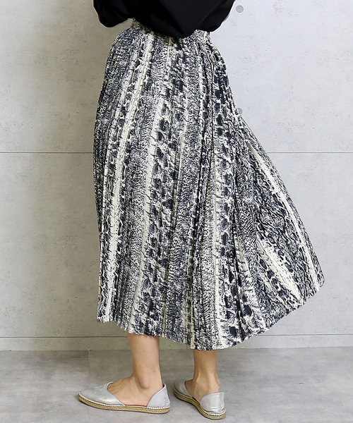 n'ee-ne（ネーネ）の「パイソン柄　プリーツスカート（スカート・レディース・ベージュ/グレー・FREE）」の15枚目の写真