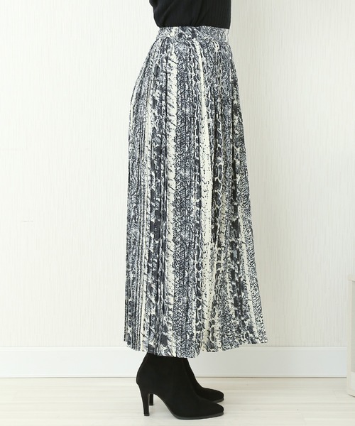 n'ee-ne（ネーネ）の「パイソン柄　プリーツスカート（スカート・レディース・ベージュ/グレー・FREE）」の22枚目の写真