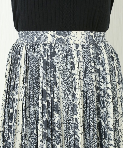 n'ee-ne（ネーネ）の「パイソン柄　プリーツスカート（スカート・レディース・ベージュ/グレー・FREE）」の21枚目の写真