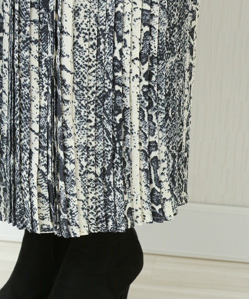 n'ee-ne（ネーネ）の「パイソン柄　プリーツスカート（スカート・レディース・ベージュ/グレー・FREE）」の19枚目の写真