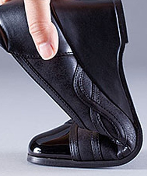 BELLUNA（ベルーナ）の「４Ｅエレガンス切替パンプス（パンプス・レディース・ブラック/ネイビー/シルバー/ブロンズ・23/24/25/22/22.5/24.5/23.5）」の9枚目の写真