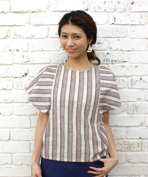 mystic(ミスティック)の「ストライプフレアスリーブプルオーバー(シャツ/ブラウス・レディース・オレンジ/ブルー/ピンク・フリ-)」の3枚目の写真