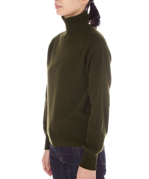 SUNSPEL（サンスペル）の「SUNSPEL / WOMEN’S LAMBSWOOL（ニット/セーター・レディース・オフホワイト/グリーン・2）」の8枚目の写真