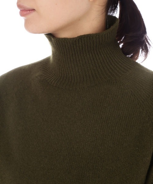 SUNSPEL（サンスペル）の「SUNSPEL / WOMEN’S LAMBSWOOL（ニット/セーター・レディース・オフホワイト/グリーン・2）」の7枚目の写真