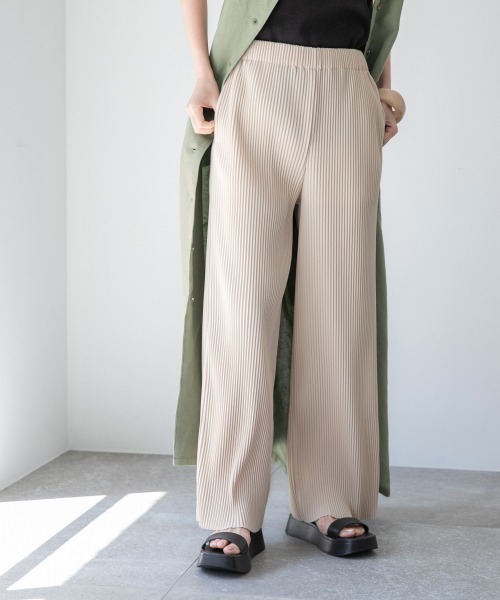 LOWRYS FARM（ローリーズファーム）の「セルフカットプリーツパンツ　872862（その他パンツ・レディース・アイボリー/ブラック/ブラウン/ミント/ベージュ/パープル・FREE）」の2枚目の写真