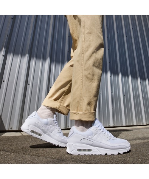 NIKE(ナイキ)の「NIKE/ナイキ AIR MAX 90/エアマックス90(スニーカー・メンズ・ホワイト・25.5cm/26cm/26.5cm/27cm/27.5cm/28cm/28.5cm/29cm/25cm)」の1枚目の写真