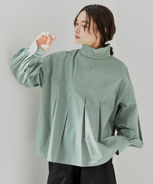 Libra Cue(リブラ キュー)の「タックボリュームハイネックブラウス(シャツ/ブラウス・レディース・グリーン/チャコールグレー/ベージュ・FREE)」の1枚目の写真