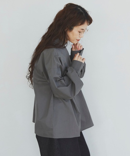 Libra Cue(リブラ キュー)の「タックボリュームハイネックブラウス(シャツ/ブラウス・レディース・グリーン/チャコールグレー/ベージュ・FREE)」の6枚目の写真