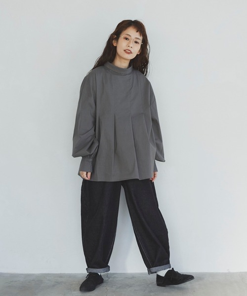 Libra Cue(リブラ キュー)の「タックボリュームハイネックブラウス(シャツ/ブラウス・レディース・グリーン/チャコールグレー/ベージュ・FREE)」の9枚目の写真